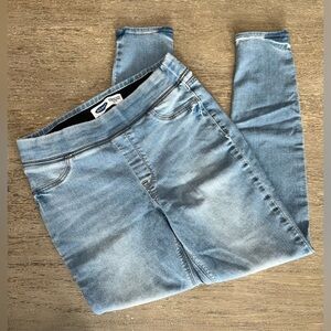 EUC- Old navy women’s stretch waist, hi-waist, rockstar super jeggings